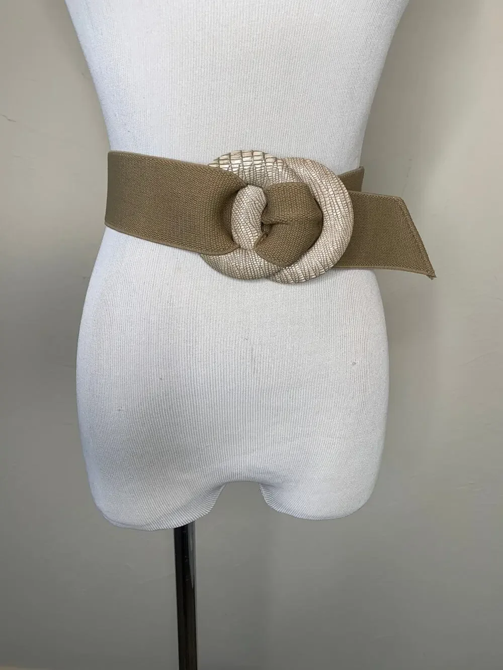 Vintage Tan Circle Buckle Stretch Belt OSFM 2.25 x 28-35
